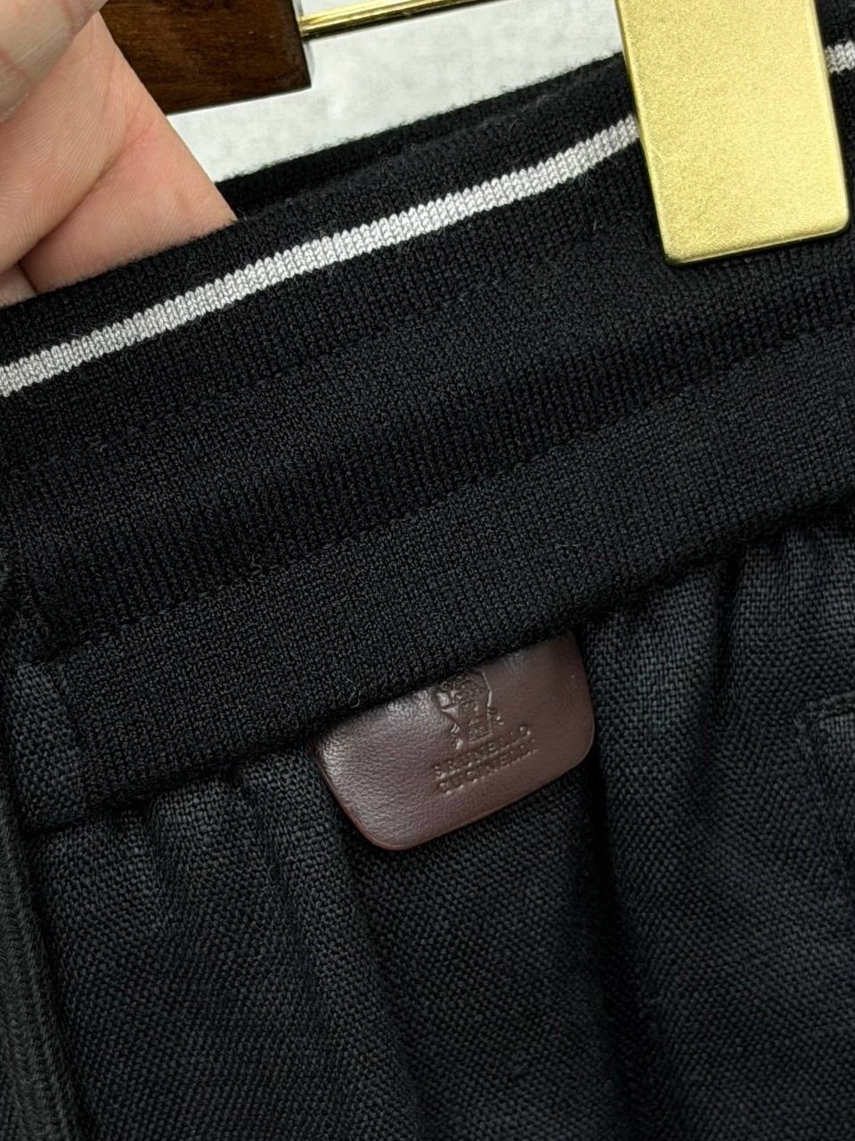 спортивный костюм brunello cucinelli,прогулочный костюм brunello cucinelli,мужские спортивные костюмы brunello cucinelli,спортивный костюм brunello cucinelli чёрный,спортивный костюм brunello cucinell