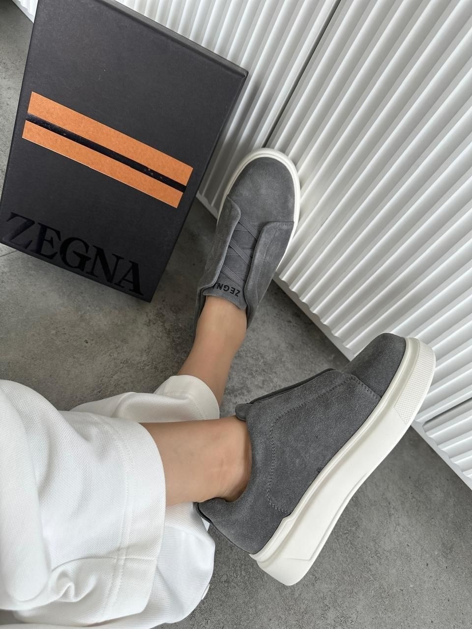 ,кеды женски,черные кеды bruno ricci 14357517,кеды замшевые,мужские кроссовки черные из замши и белой подошвой