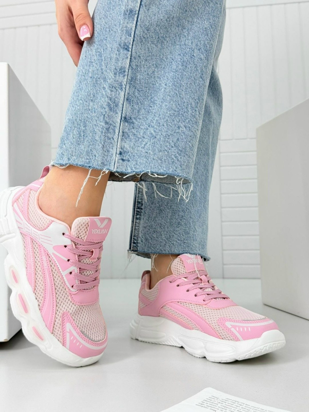 кроссовки,кроссовки женские,кроссовки модные,повседневные кроссовки,массивные кроссовки