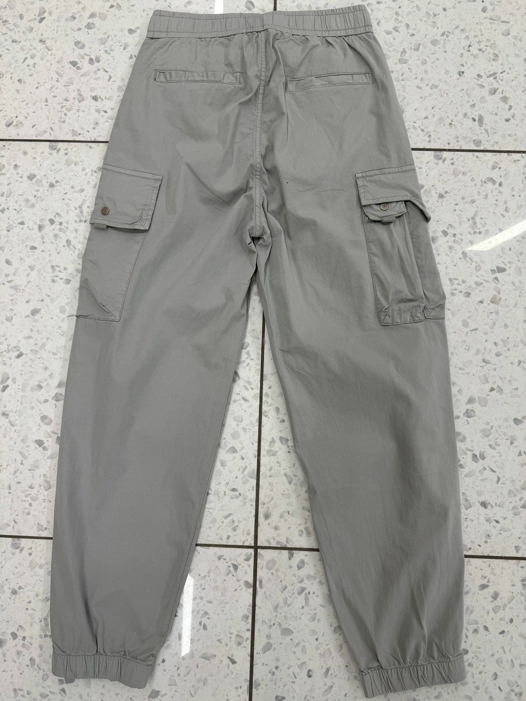 брюки карго,мужские брюки карго,зауженные брюки,брюки с карманами,брюки в спортивном стиле