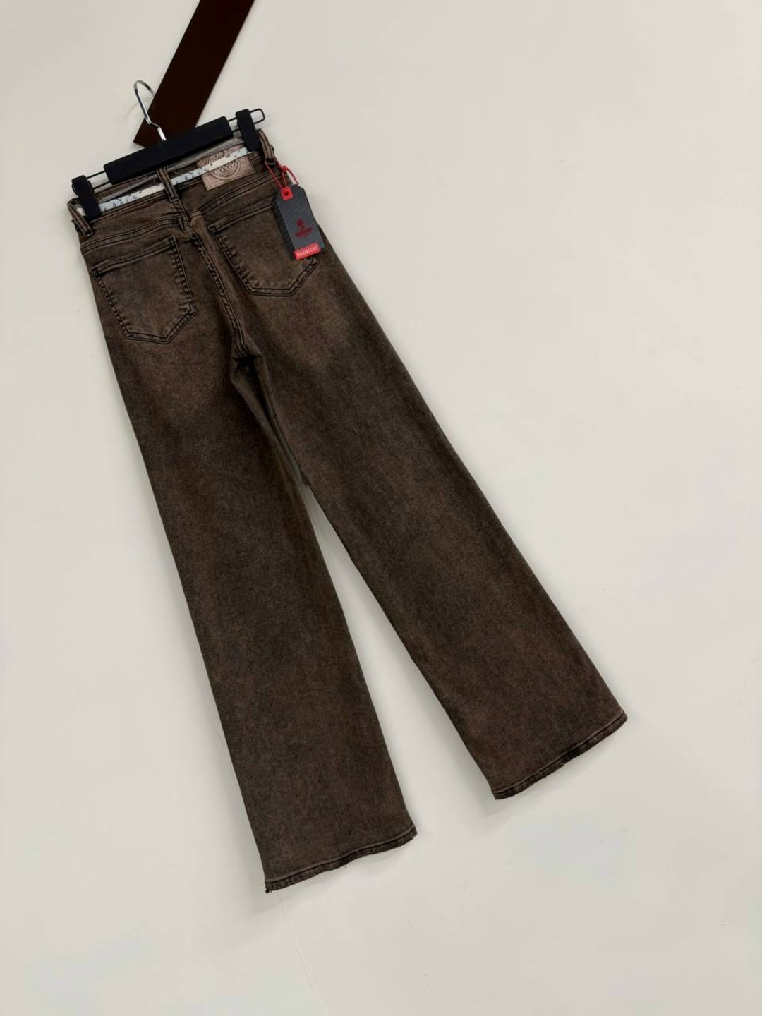 джинсы широкие,коричневые джинсы,брюки джинсы,джинсы,джинсы мужские