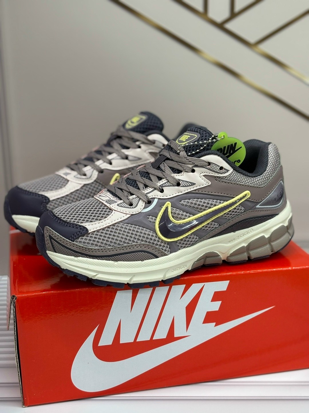 кроссовки nike,кроссовки nike initiator,кроссовки nike zoom vomero 5,женские кроссовки,кроссовки найк