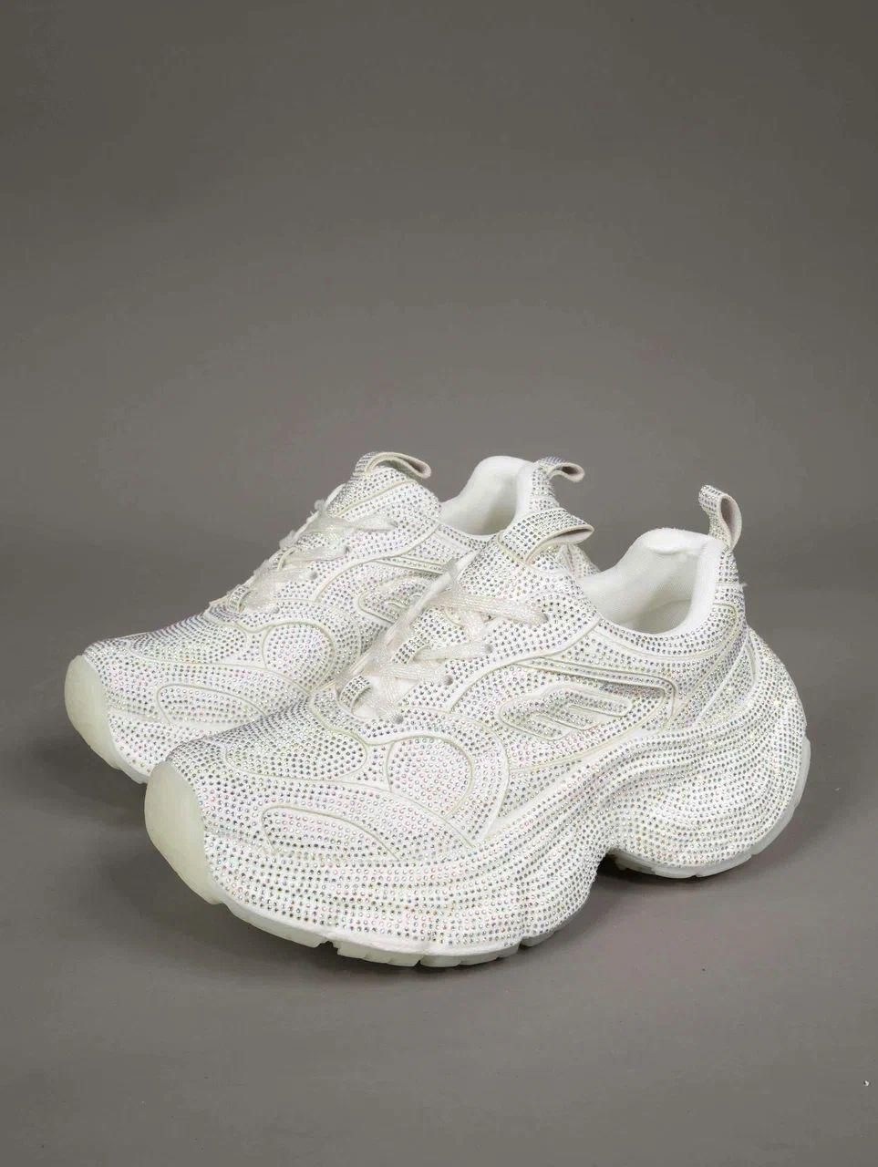 кроссовки красные,женские кроссовки,кроссовки модные,кроссовки,