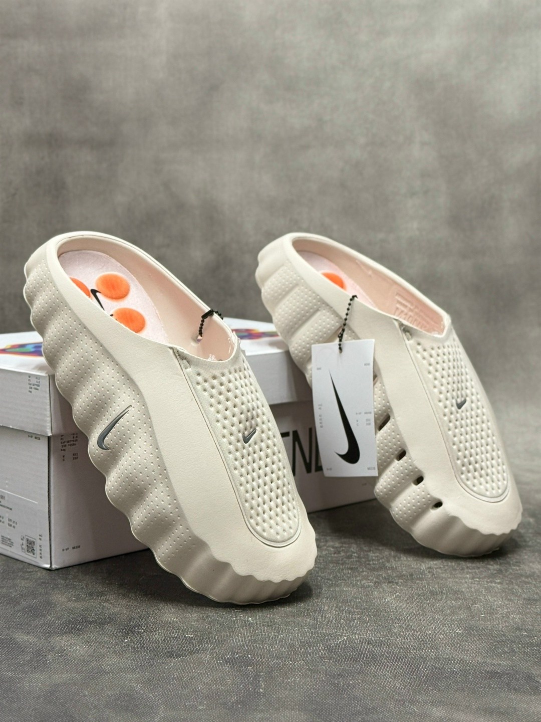 шлепанцы женские,мужские шлепанцы,кроссовки тапки,кроссовки,nike mind 001