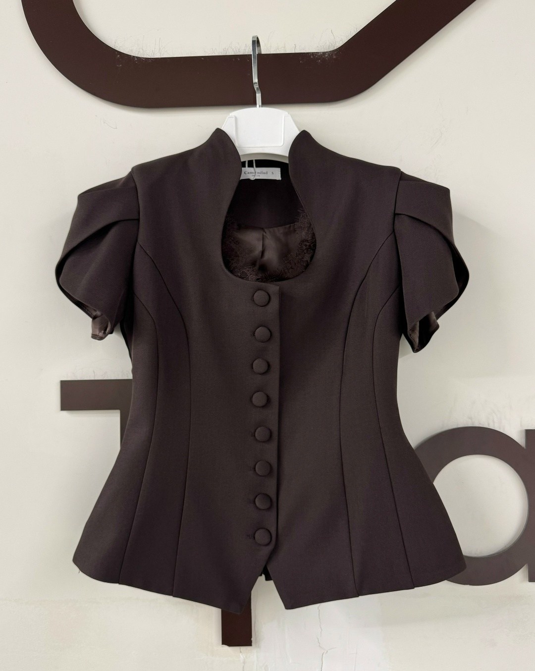 жакет приталенный,жакет с баской,женская блузка,белая блузка классика,жакет