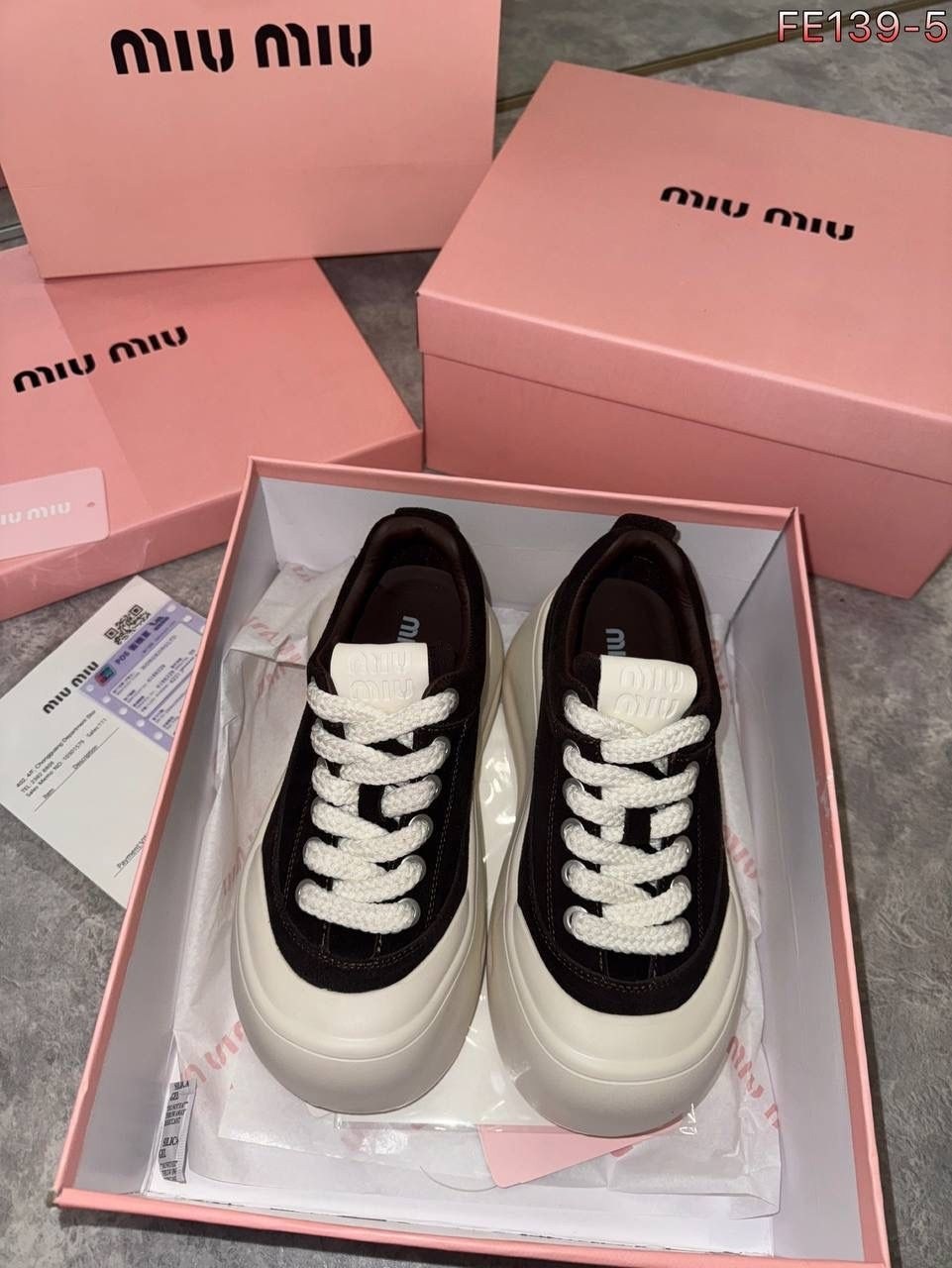 кроссовки женскиe,,повседневная ,повседневные кроссовки, на плоской подошве