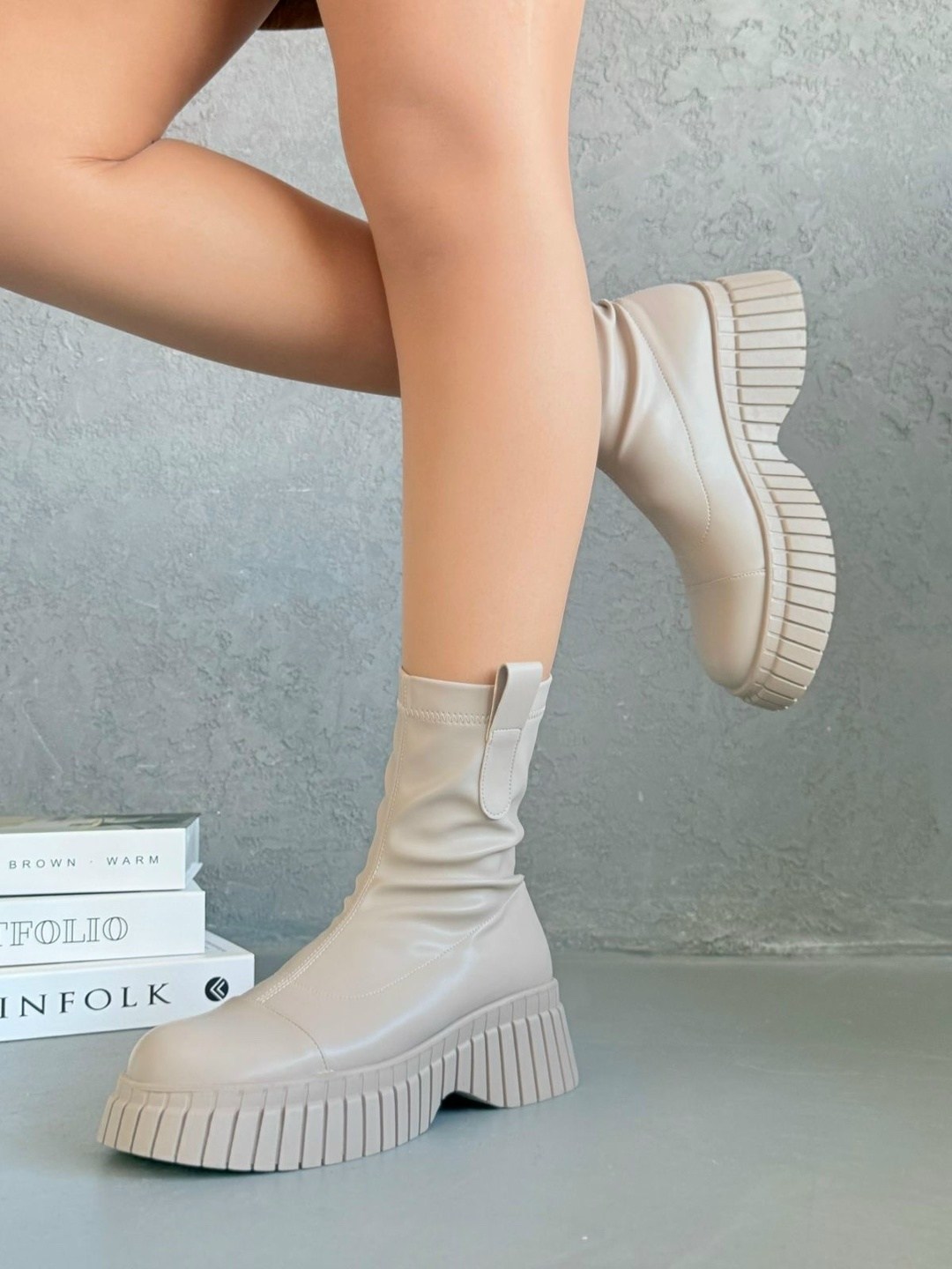 ,женские ботинки,женская ,модные сапоги,ботинки на массивной подошве