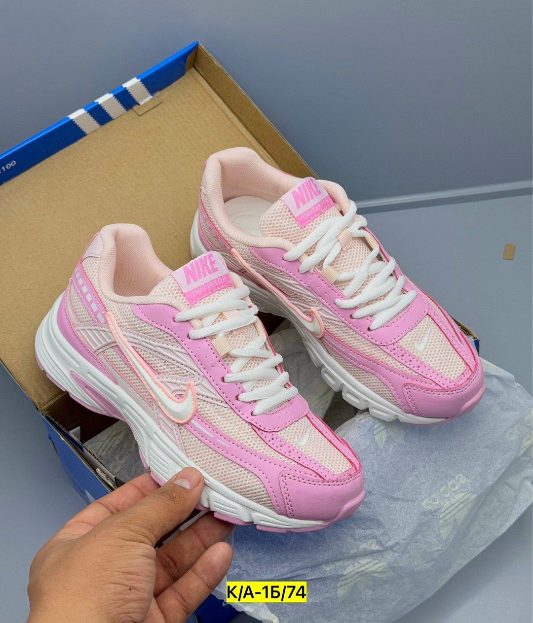 кроссовки для бега initiator женские с низким верхом розовые/белые/серебристые nike,кроссовки nike женские,nike v2k run женские беговые кроссовки,кроссовки nike initiator,кроссовки nike initiator розо