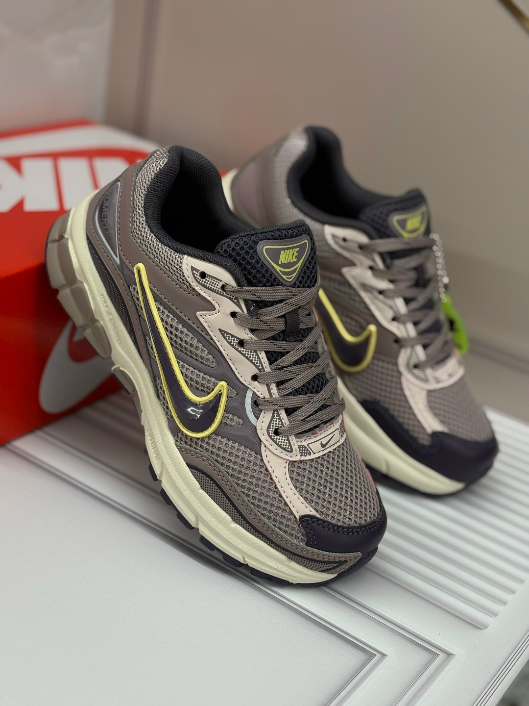 кроссовки nike,кроссовки nike initiator,кроссовки nike zoom vomero 5,женские кроссовки,кроссовки найк