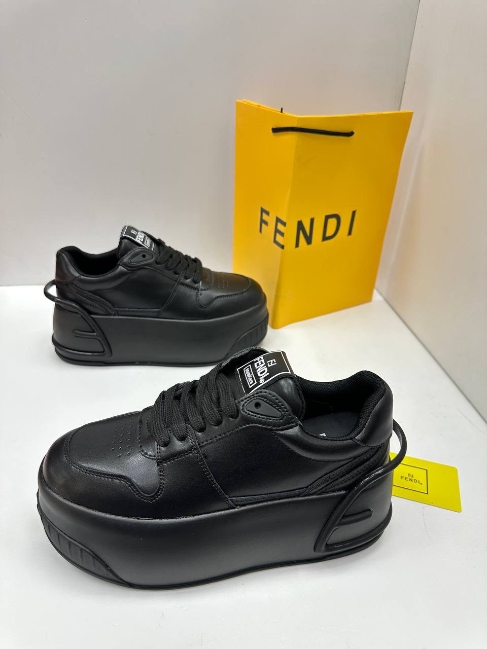 ,кроссовки fendi,женские кроссовки,кроссовки фенди,обуви