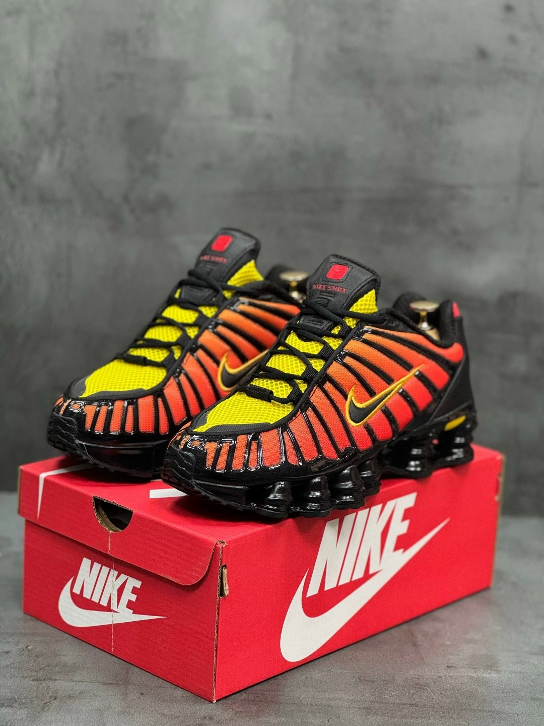 nike shox tl sunrise,кроссовки shox tl nike оранжевый,кроссовки shox tl оранжево-черного цвета nike,nike shox tl,кроссовки nike shox tl