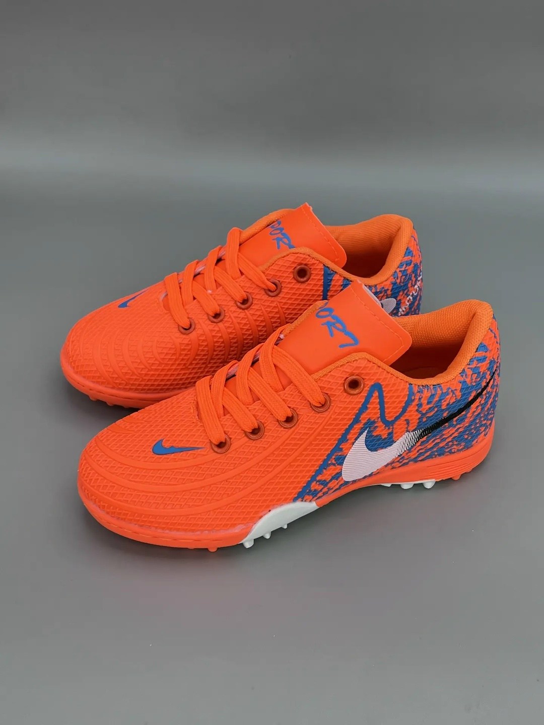 бутсы футбольные детские сороконожки,сороконожка для футбола,бутсы футбольные детские,футбольные бутсы сороконожки,сороконожки для футбола детские