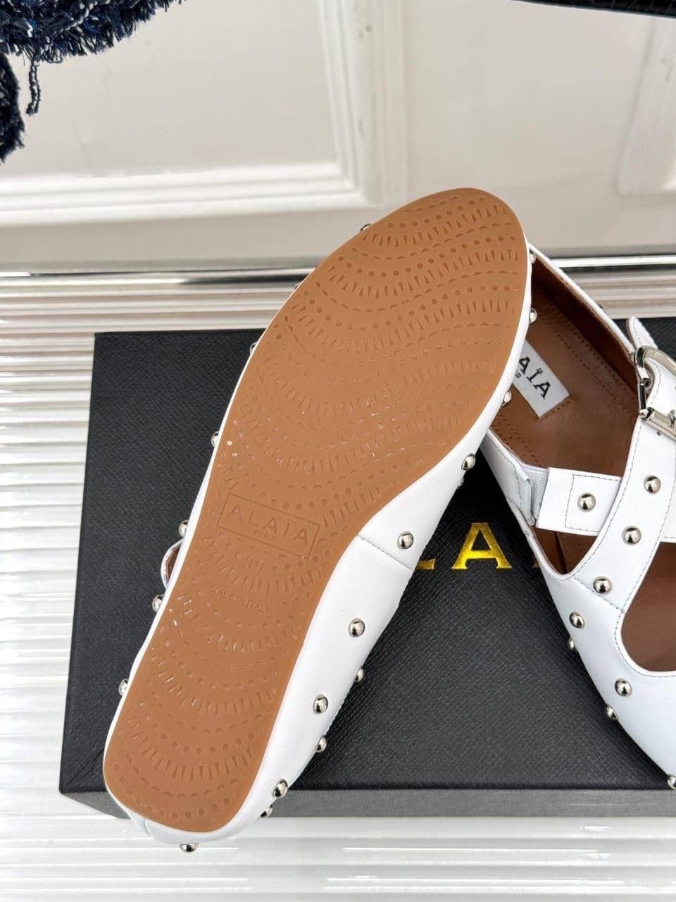 женские шлепанцы,женские шлепанцы prada,босоножки стильные,balmain твидовый жакет синий,женские сандалии