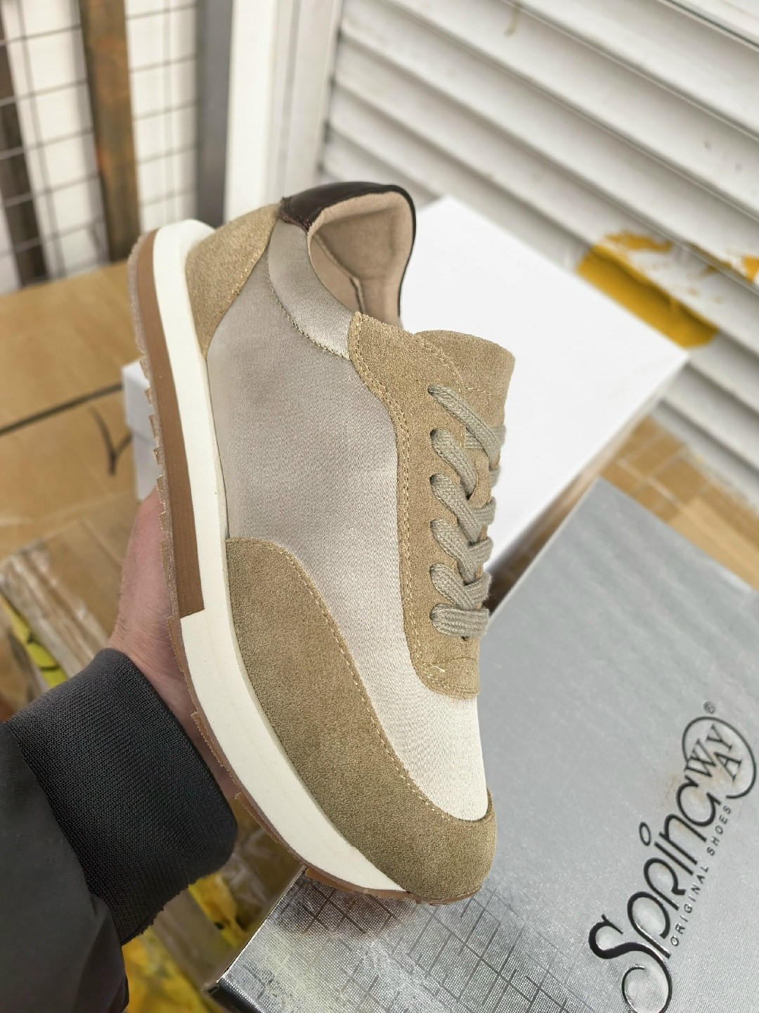 ,замшевые кроссовки,кроссовки gravel gianvito rossi коричневый,бежевые кроссовки,кроссовки brunello cucinelli