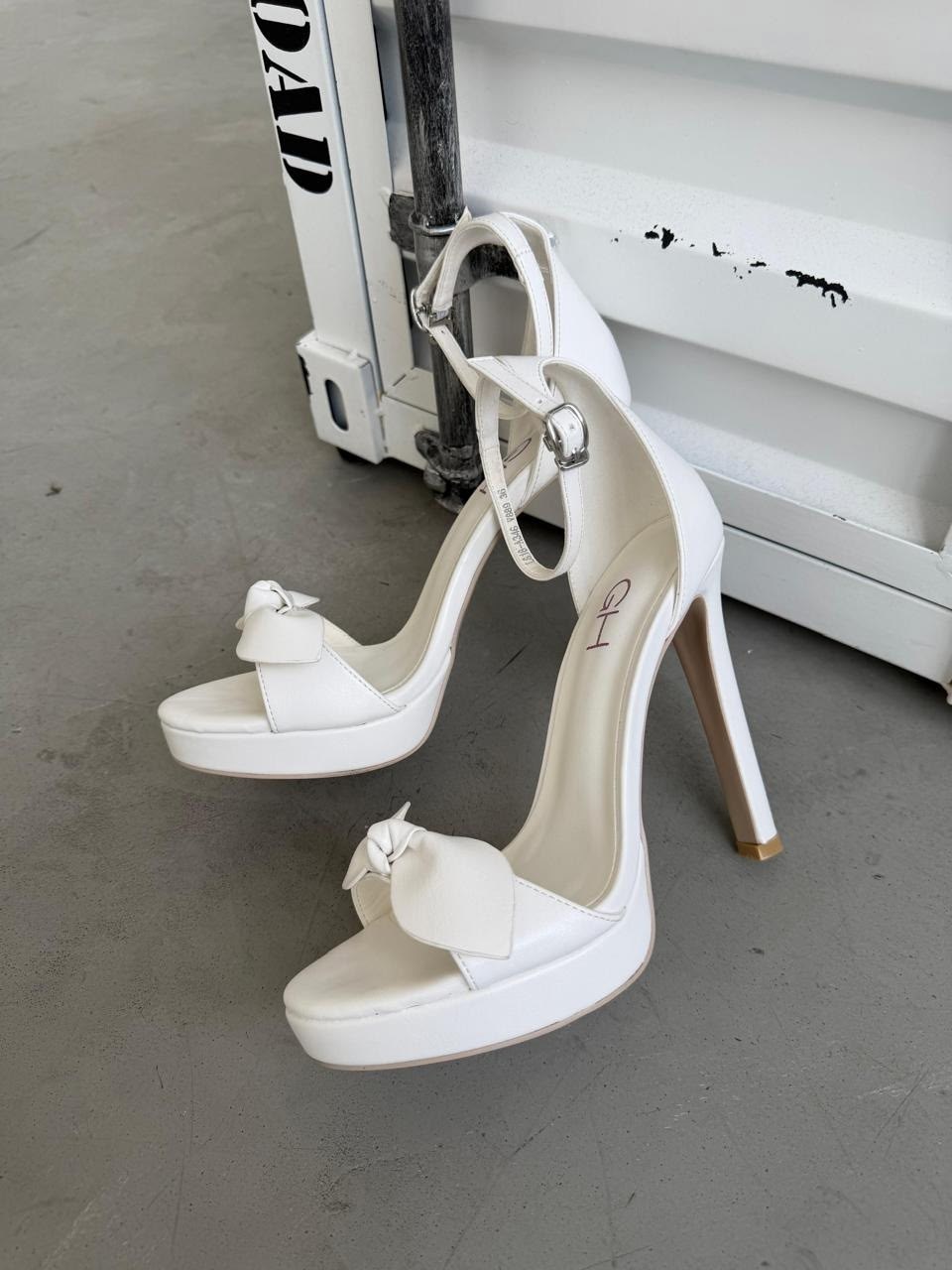 ,свадебное туфли,босоножки эконика белые,белые босоножки,босоножки на платформе
