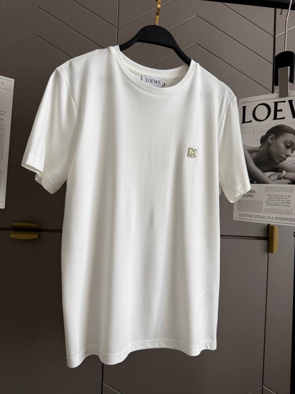 стильные костюмы,футболки женская,стильные модели,белая женская футболка,стильные футболки