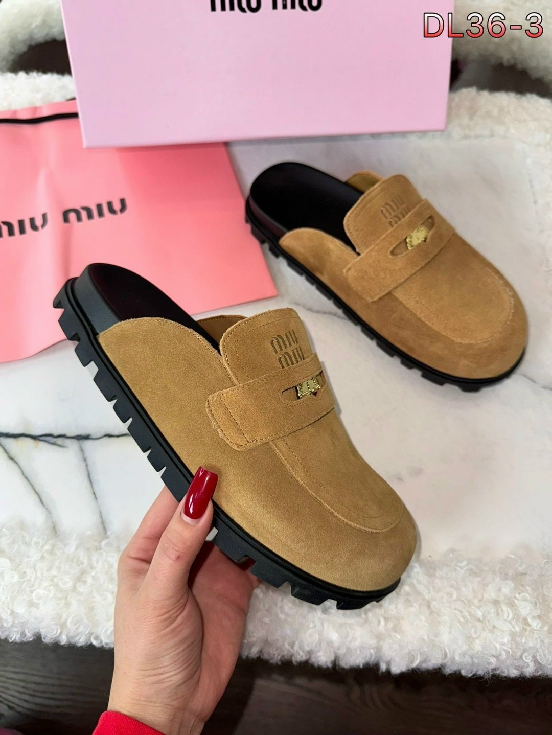 ,замшевые мюли,замшевые лоферы miu miu на высокий подошве и фирменной фурнитурой,сабо женские,мюли женские