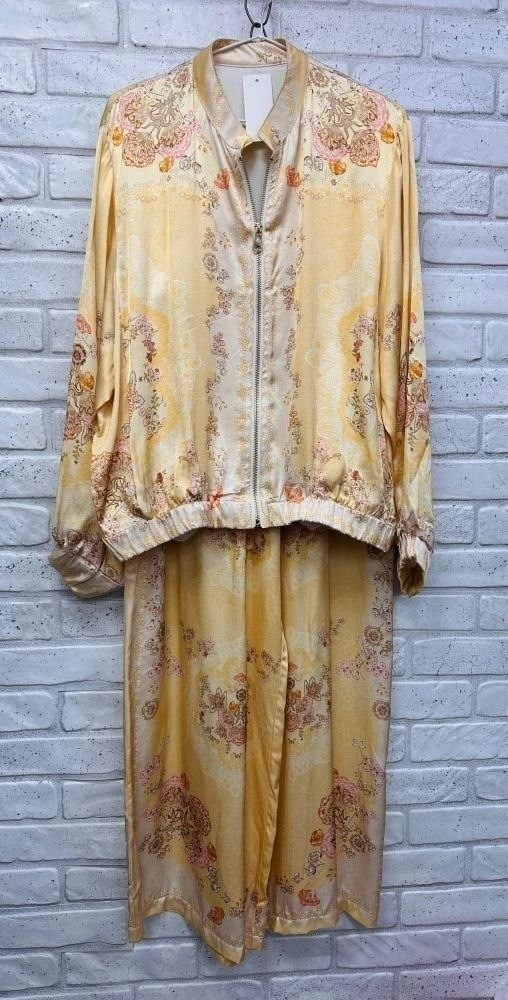 мода стиль,,шелковая блузка,нарядная блузка