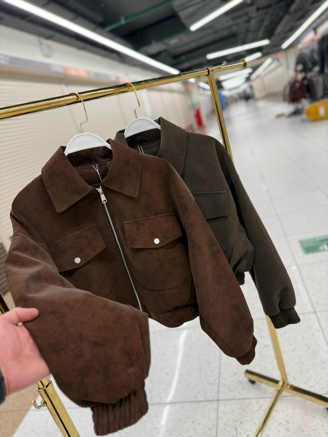 бомбер женская куртка,куртка замшевая,куртка бомбер,бомбер укороченный оверсайз замшевый куртка рабочего тренд saint shine,куртка замш