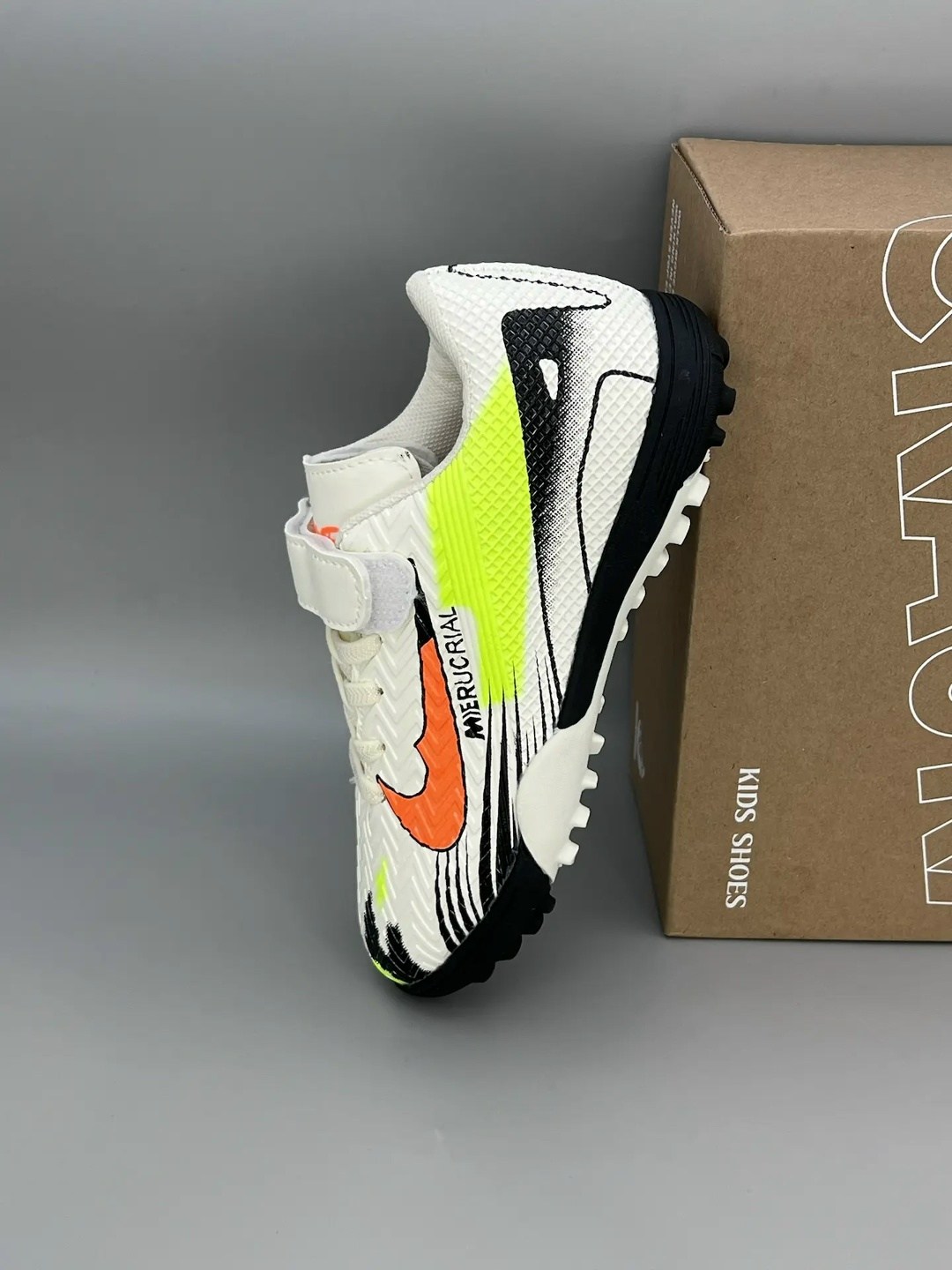 сороконожки футбольные,футбольная ,футбольная бутса,сороконожки nike,бутсы сороконожки