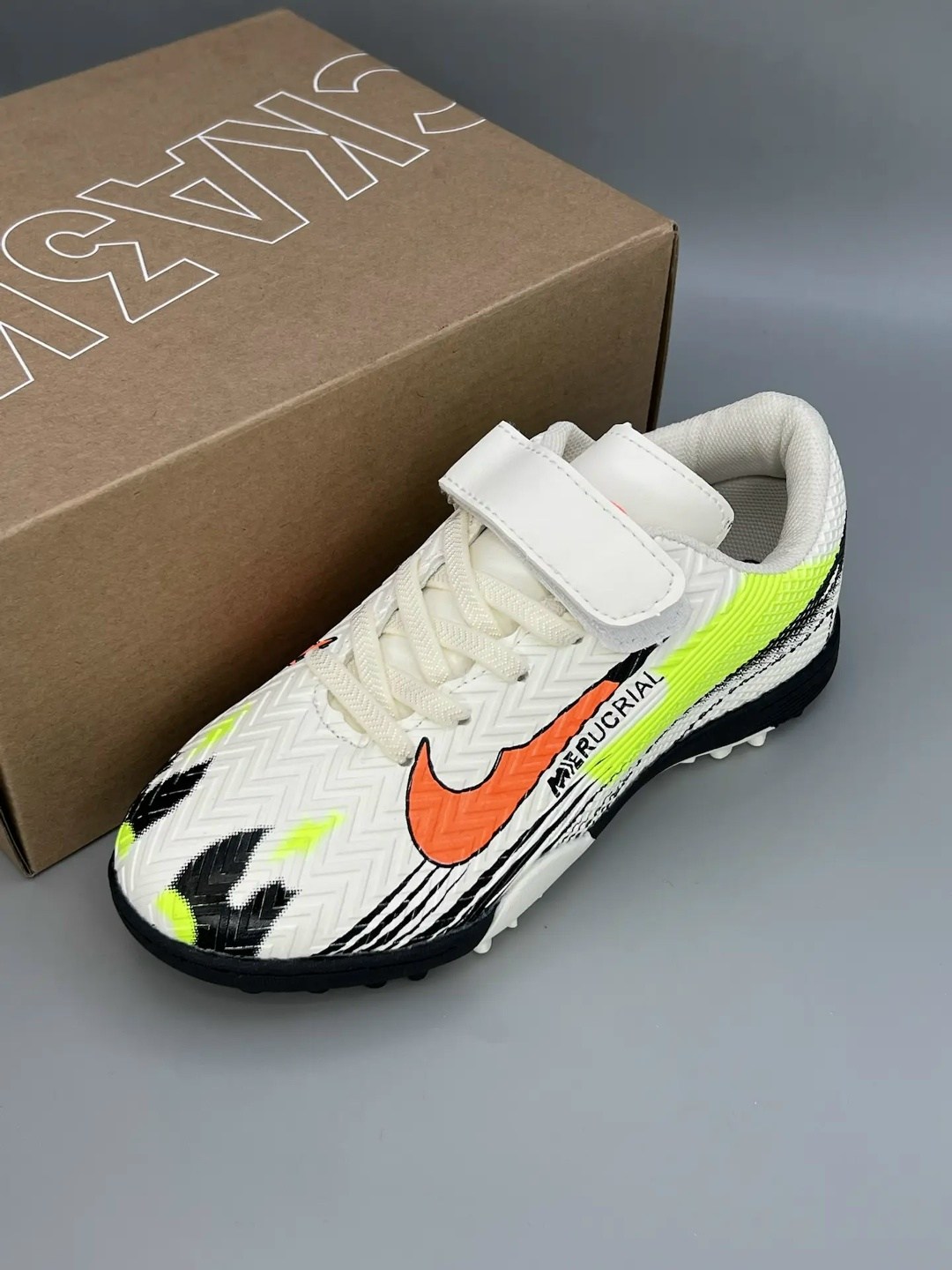 сороконожки футбольные,футбольная ,футбольная бутса,сороконожки nike,бутсы сороконожки