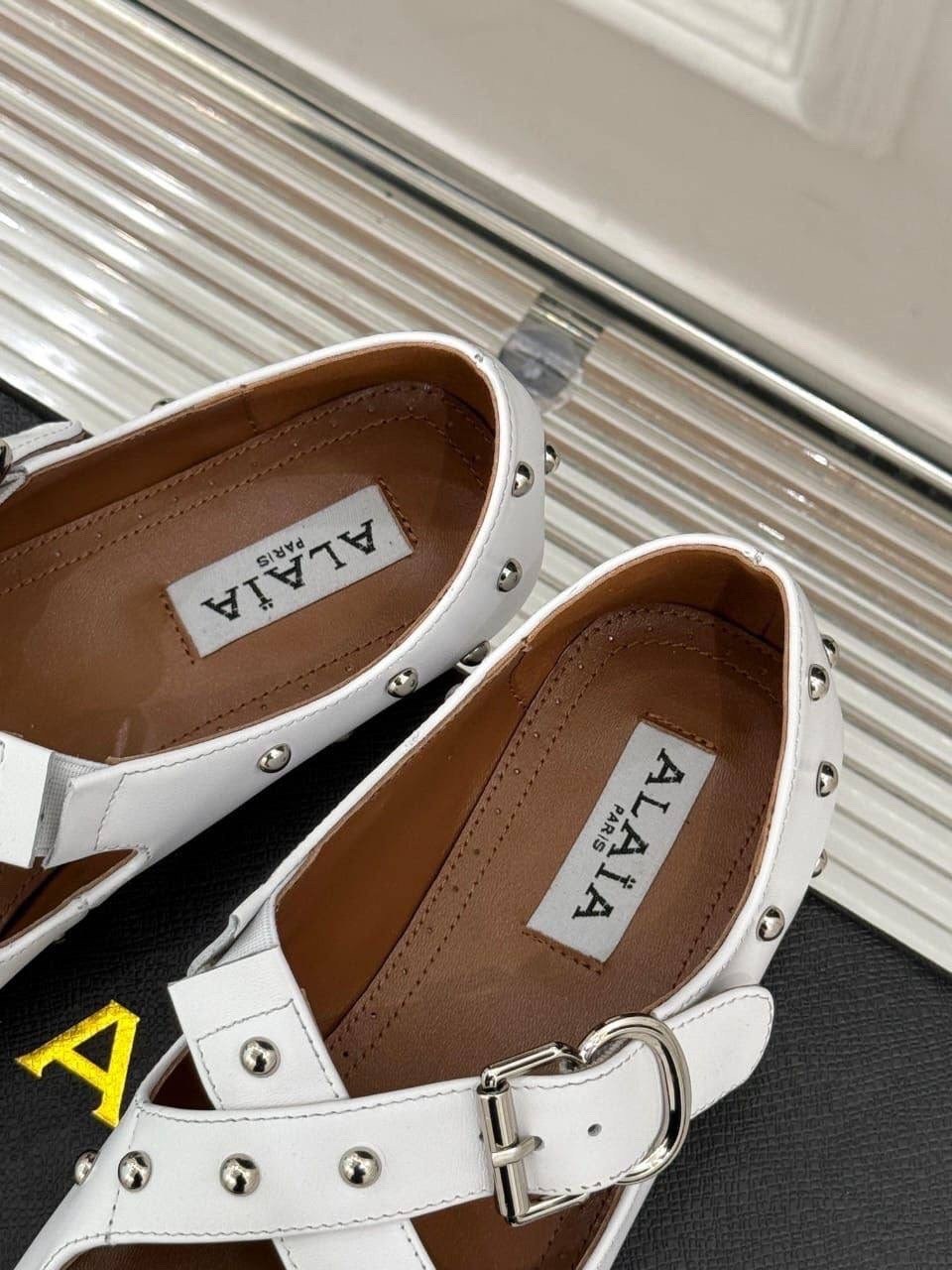 женские шлепанцы,женские шлепанцы prada,босоножки стильные,balmain твидовый жакет синий,женские сандалии