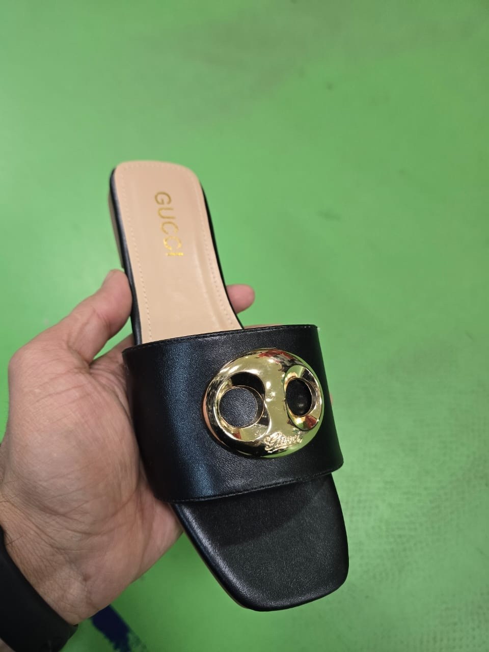 шлепанцы женские,,босоножки модные,модные тапочки,женские шлепки