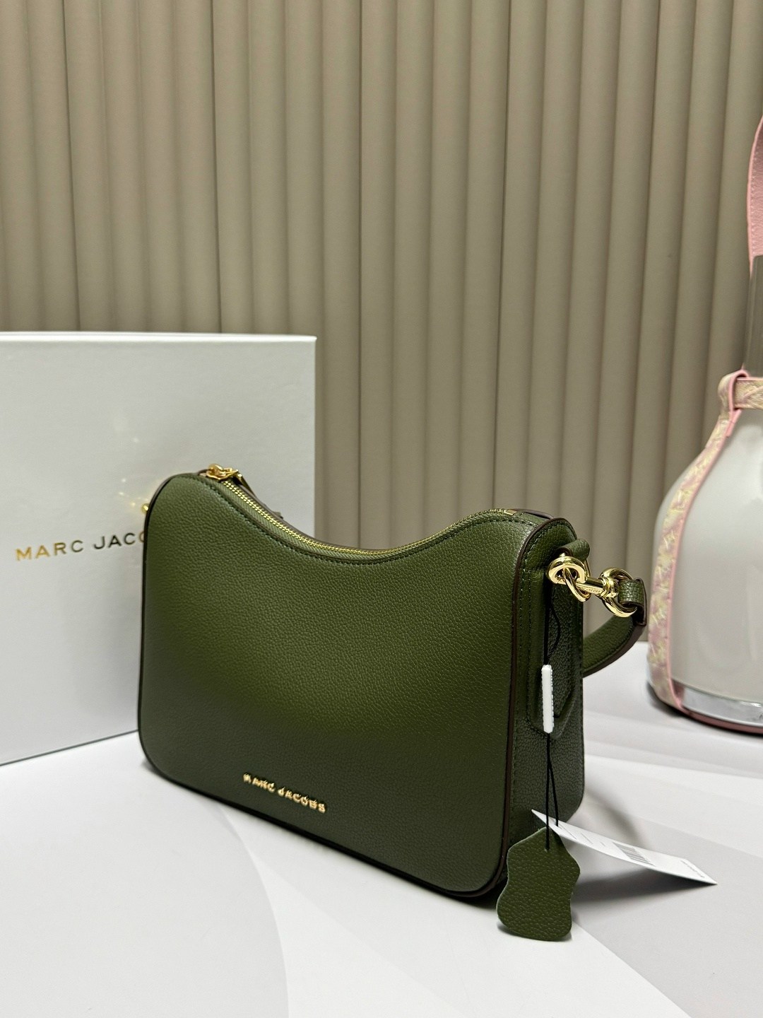 сумка-хобо через плечо marc jacobs,сумка marc jacobs,marc jacobs сумка женская,сумка marc jacobs натуральная кожа,сумка