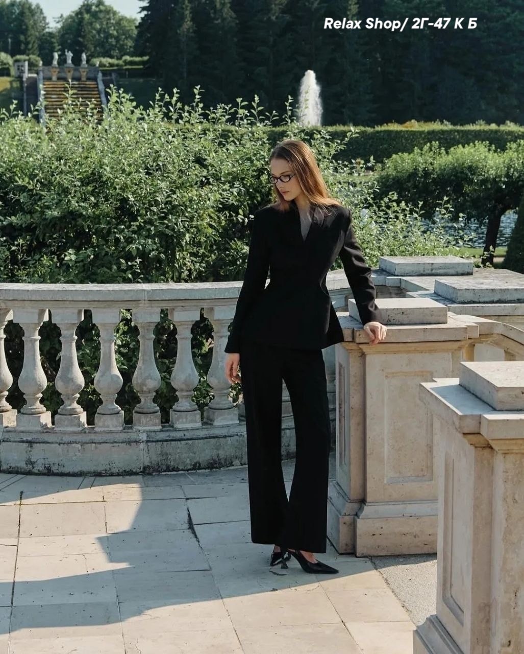 приталенный жакет,стильные наряды,брючный костюм,жакет с воротником стойкой,костюм классический