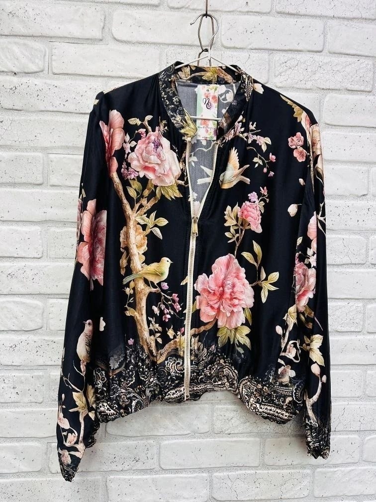 мода стиль,,шелковая блузка,нарядная блузка