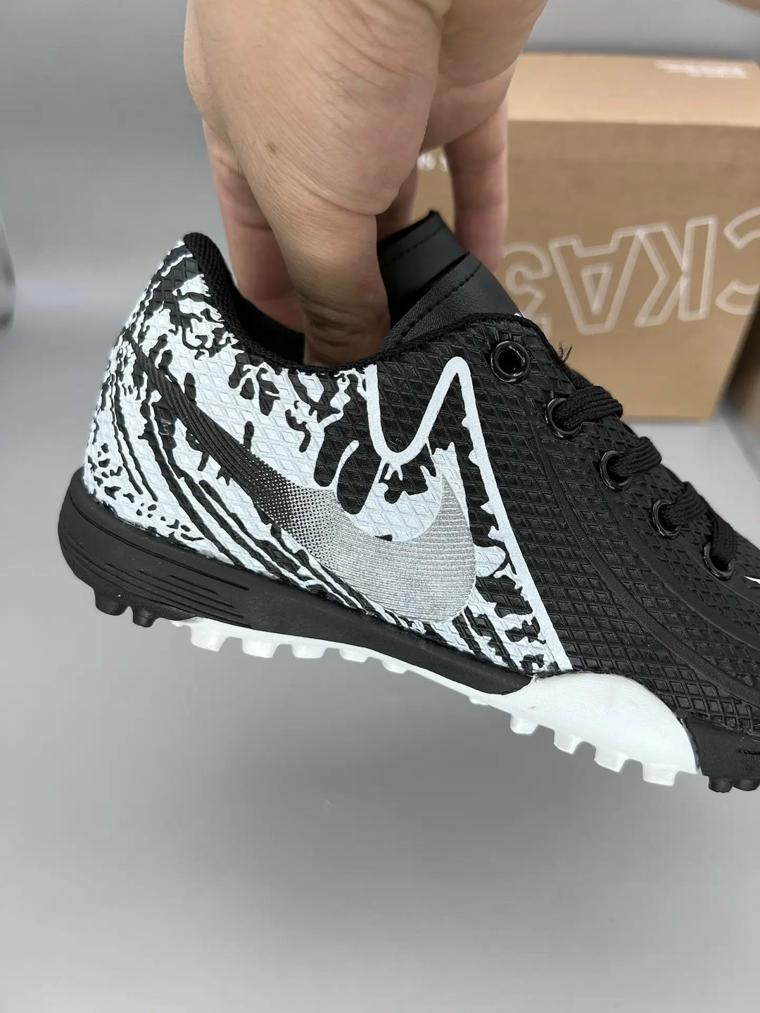 сороконожки для футбола,футбольная бутса, футбольная,сороконожки футбольные nike,футбольные бутсы сороконожки