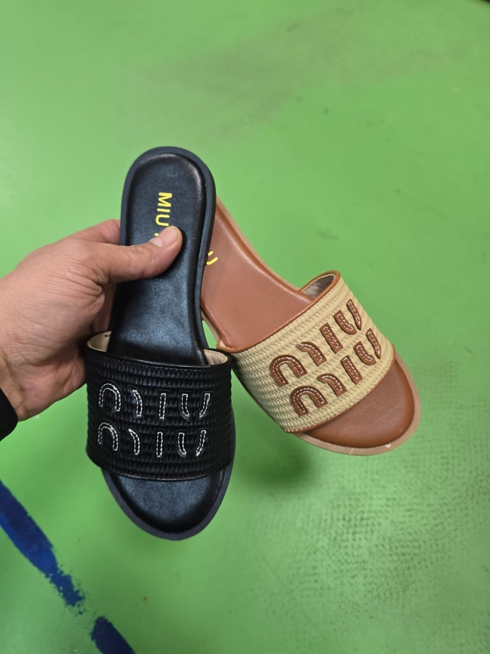 шлепанцы женские,,босоножки модные,модные тапочки,женские шлепки