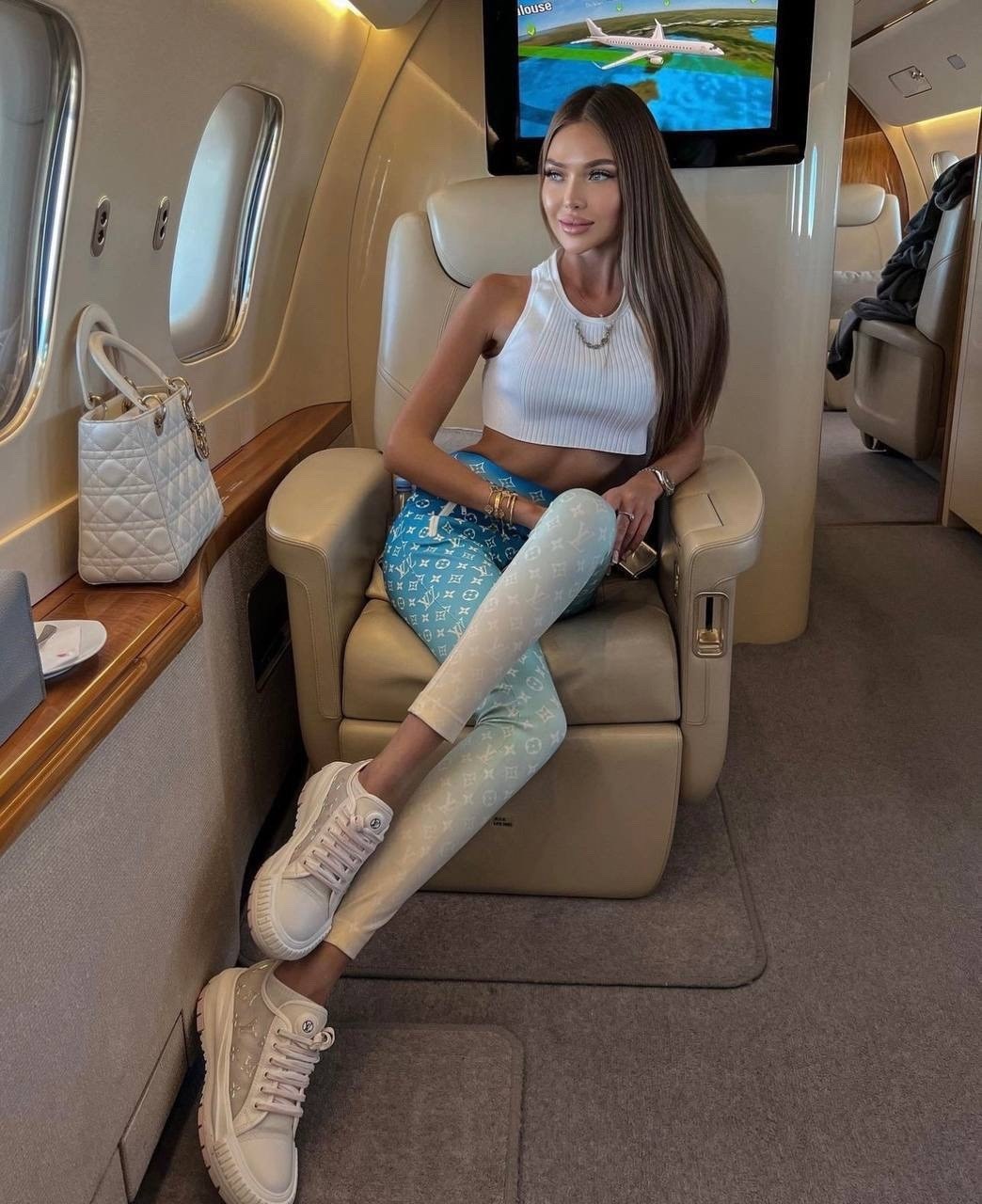 девушка,модели,брюнетка,модели брюнетки,эскорт модели