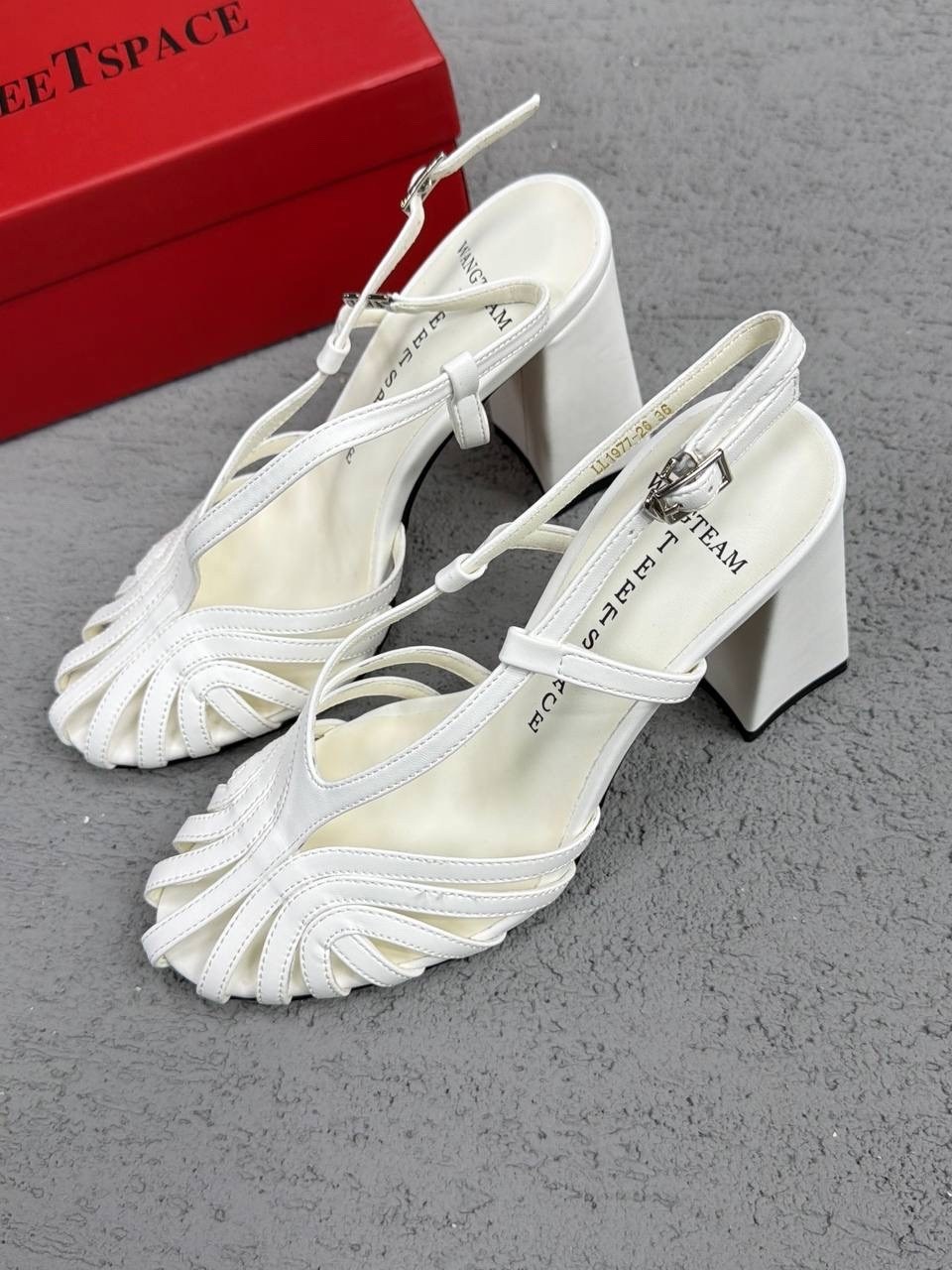 женские босоножки,,кожаные босоножки,летние босоножки,модные босоножки