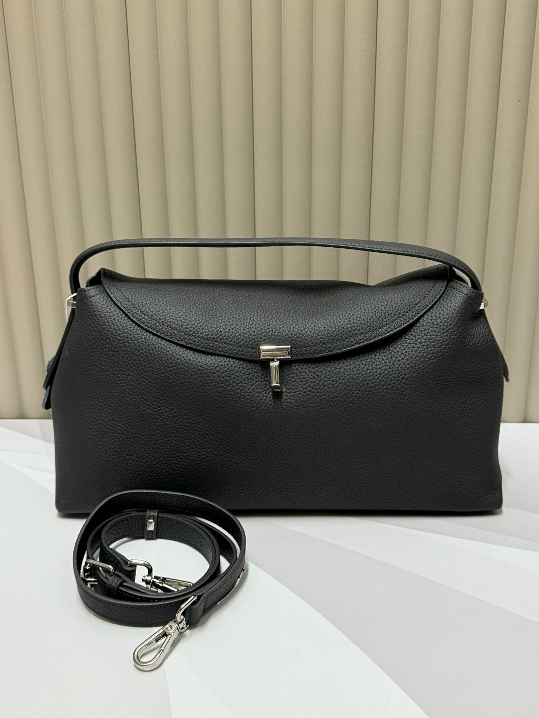 сумка,женская сумка,сумка черная,кожаная сумка,сумка женская тоут