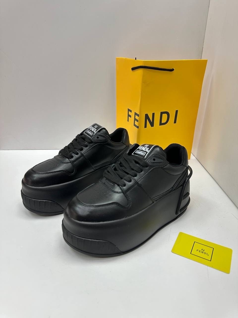 ,кроссовки fendi,женские кроссовки,кроссовки фенди,обуви