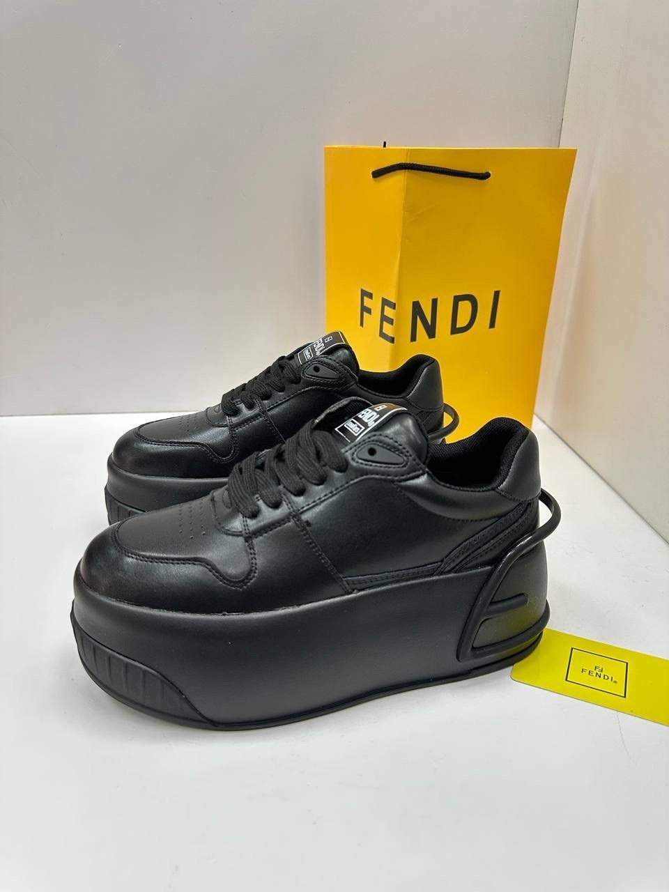 ,кроссовки fendi,женские кроссовки,кроссовки фенди,обуви