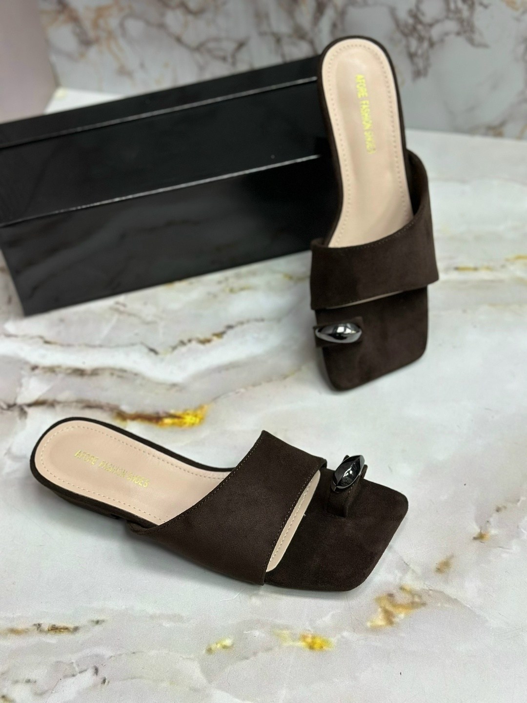 ,женские шлепанцы,босоножки шлепанцы,модные тапочки,шлепки женские