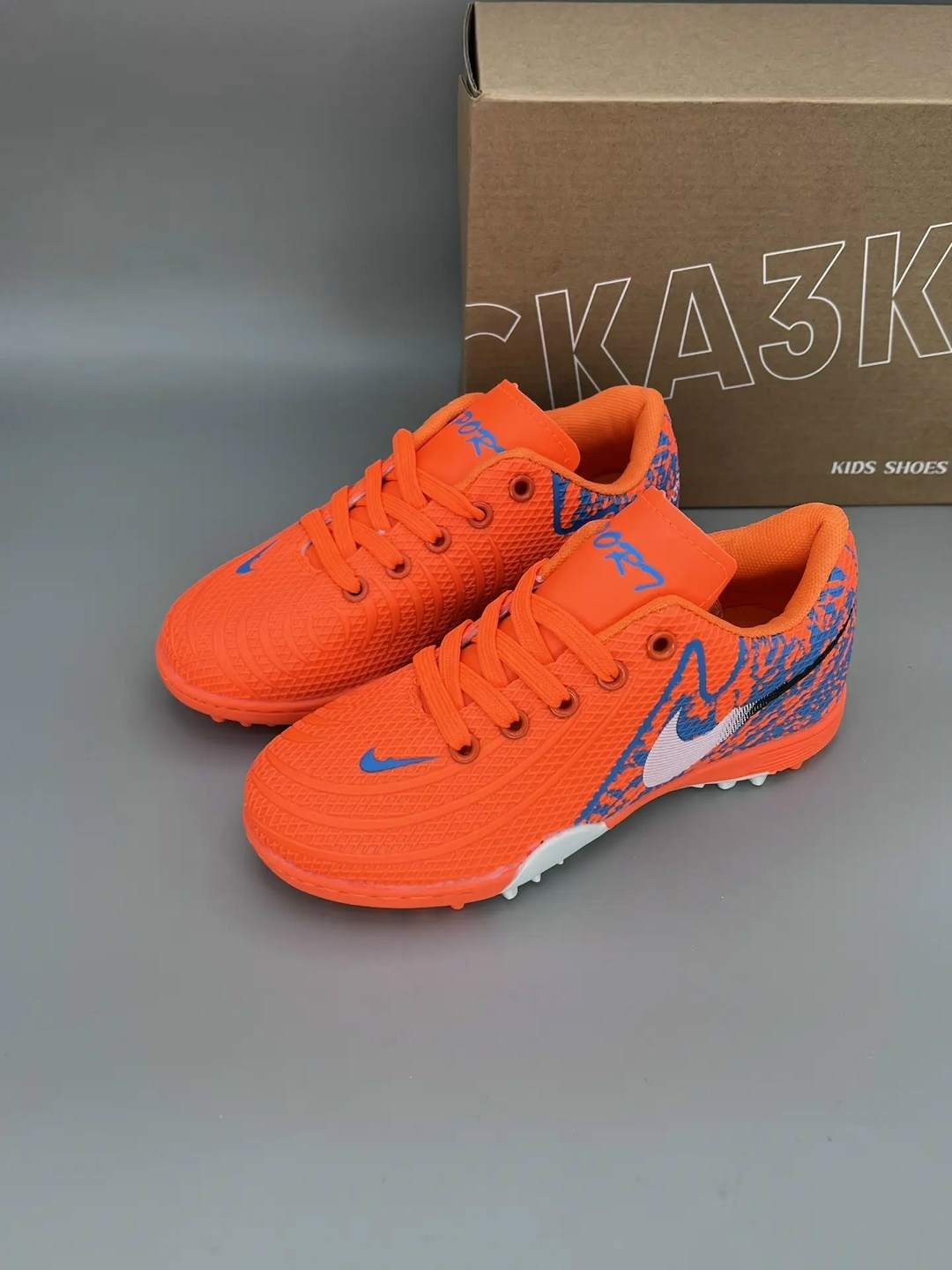 бутсы футбольные детские сороконожки,сороконожка для футбола,бутсы футбольные детские,футбольные бутсы сороконожки,сороконожки для футбола детские