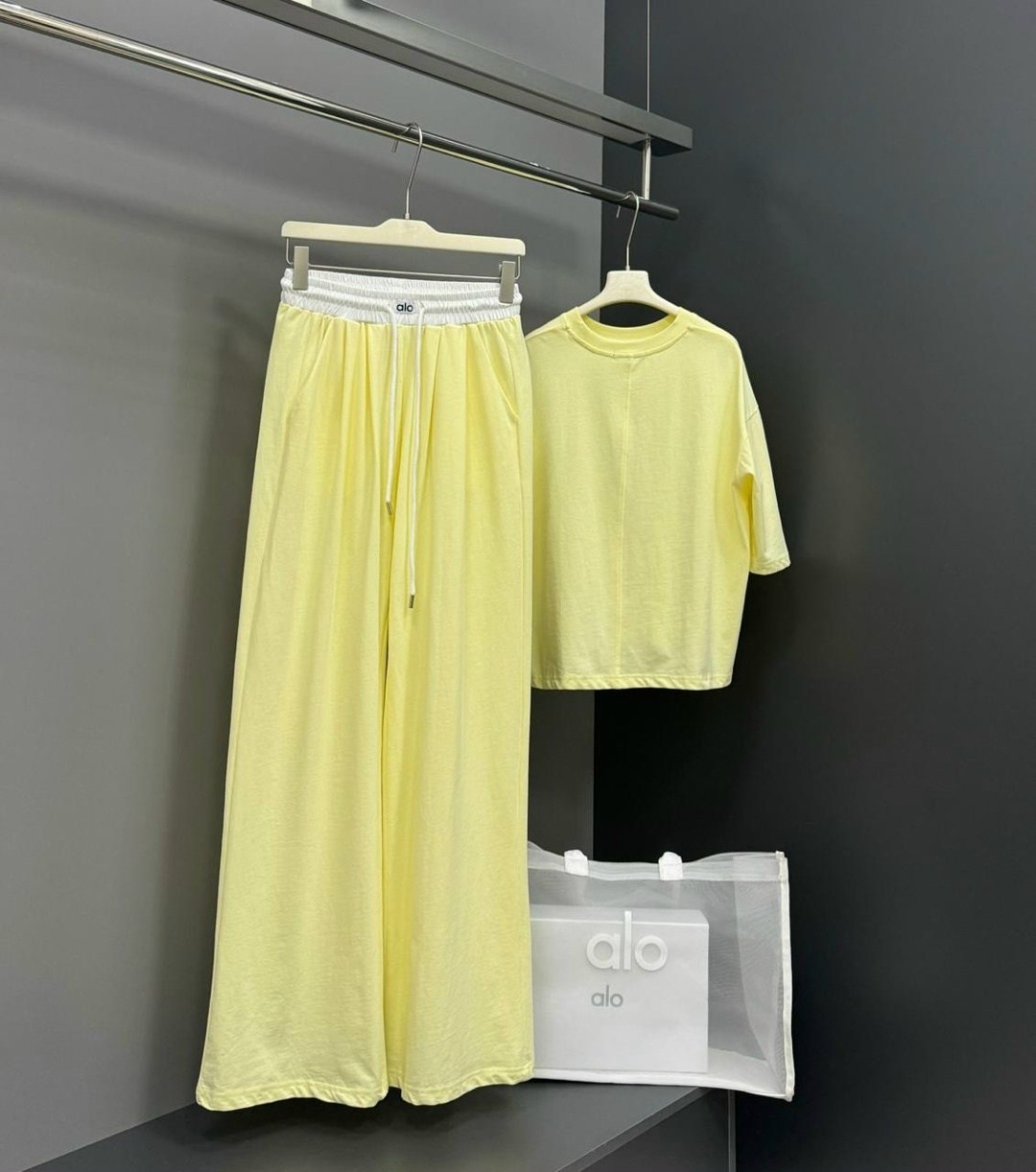 костюм с брюками,костюм желтый,трикотажные костюмы,повседневный костюм,спортивные костюмы женские