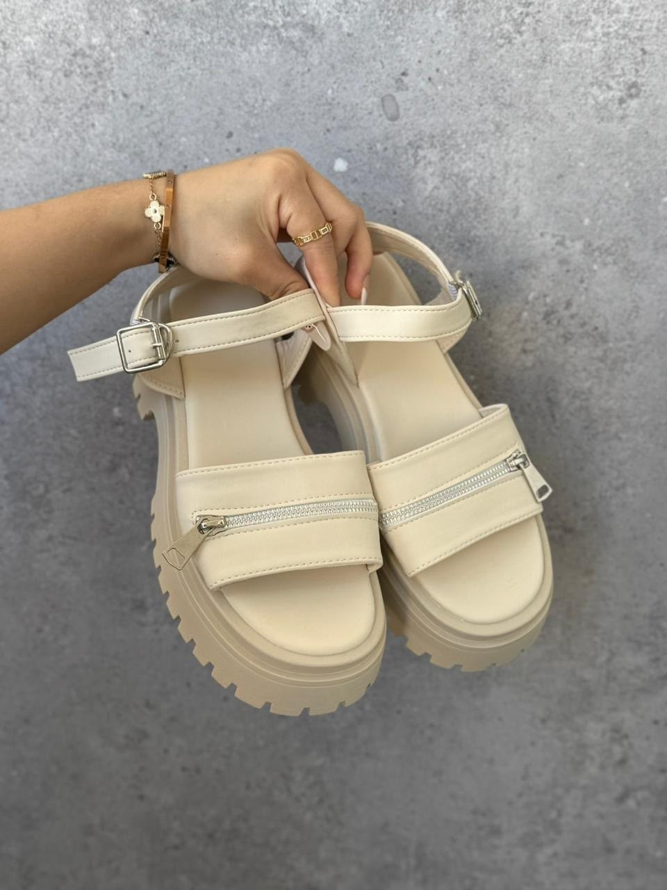,босоножки женские,босоножки бежевые на платформе,модные босоножки,босоножки летние женские