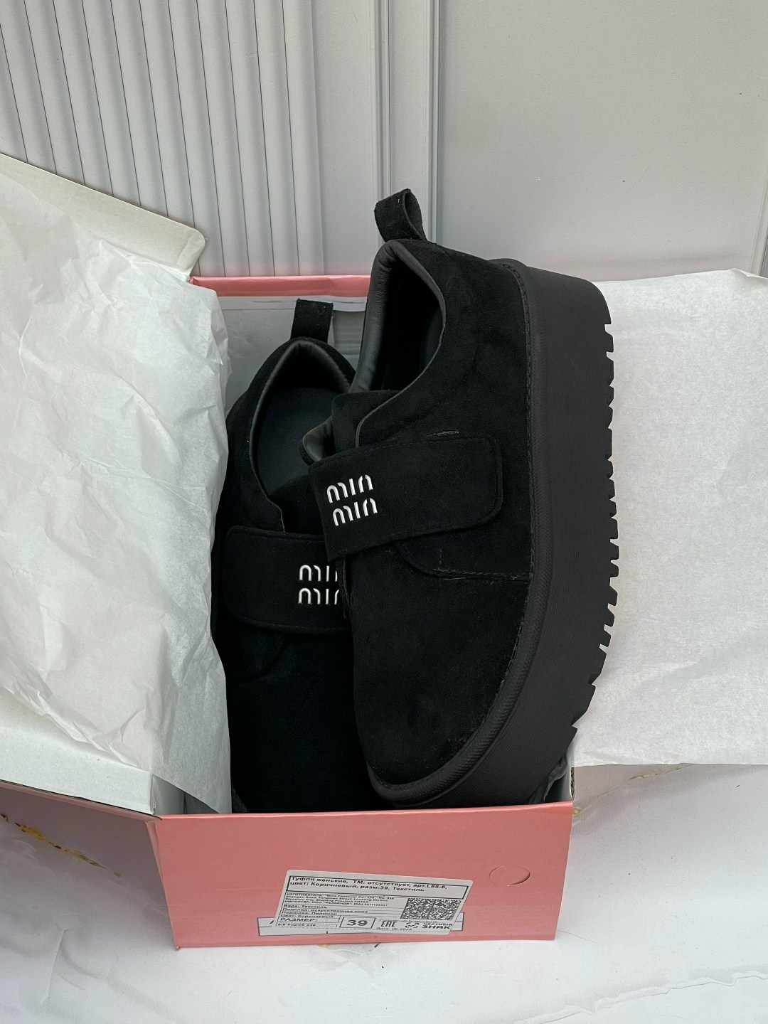 ,замшевые лоферы miu miu на высокий подошве и фирменной фурнитурой,женская ,лоферы замш,угги женские