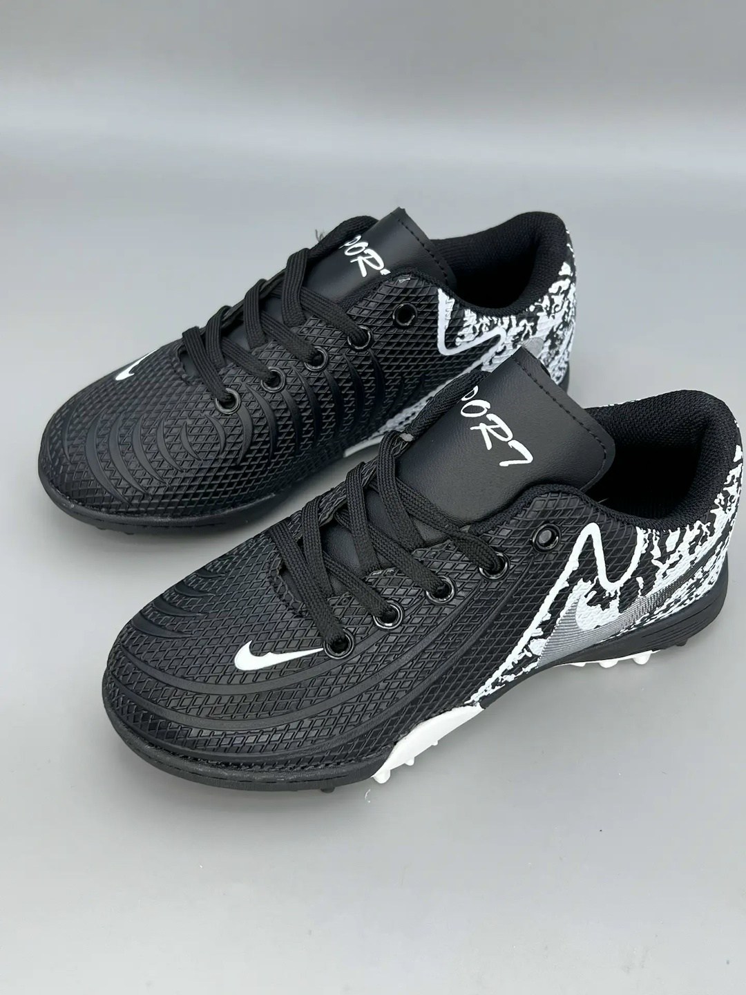 сороконожки для футбола,футбольная бутса, футбольная,сороконожки футбольные nike,футбольные бутсы сороконожки