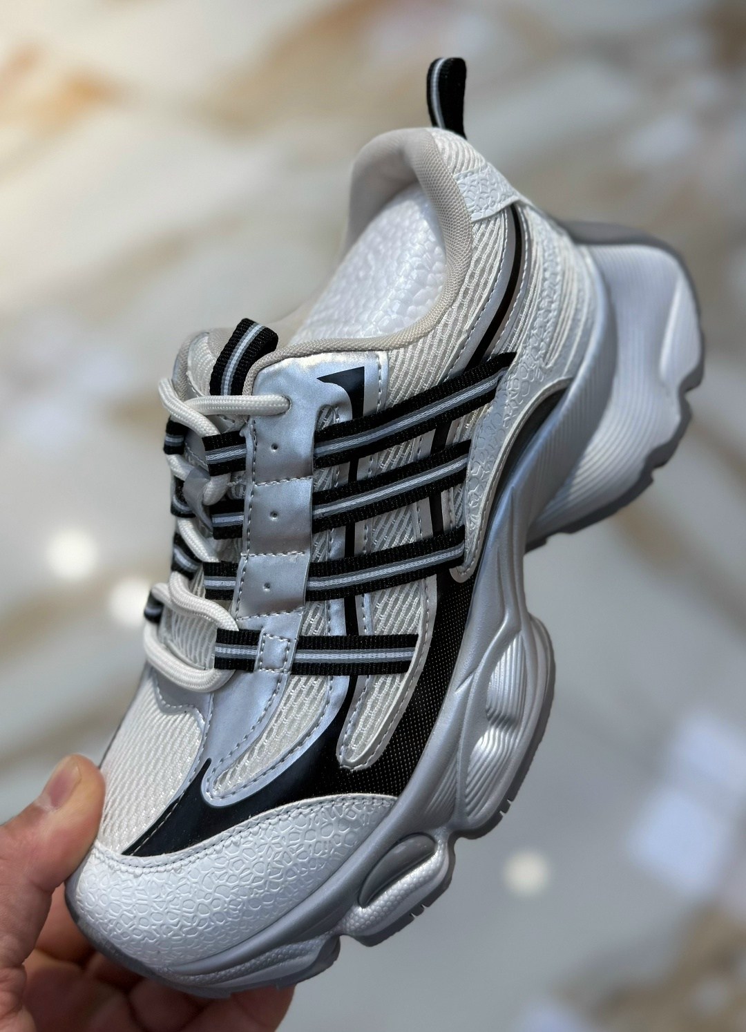 кроссовки женскиe,кроссовки,массивные кроссовки,кроссовки для женщин,женские массивные кроссовки