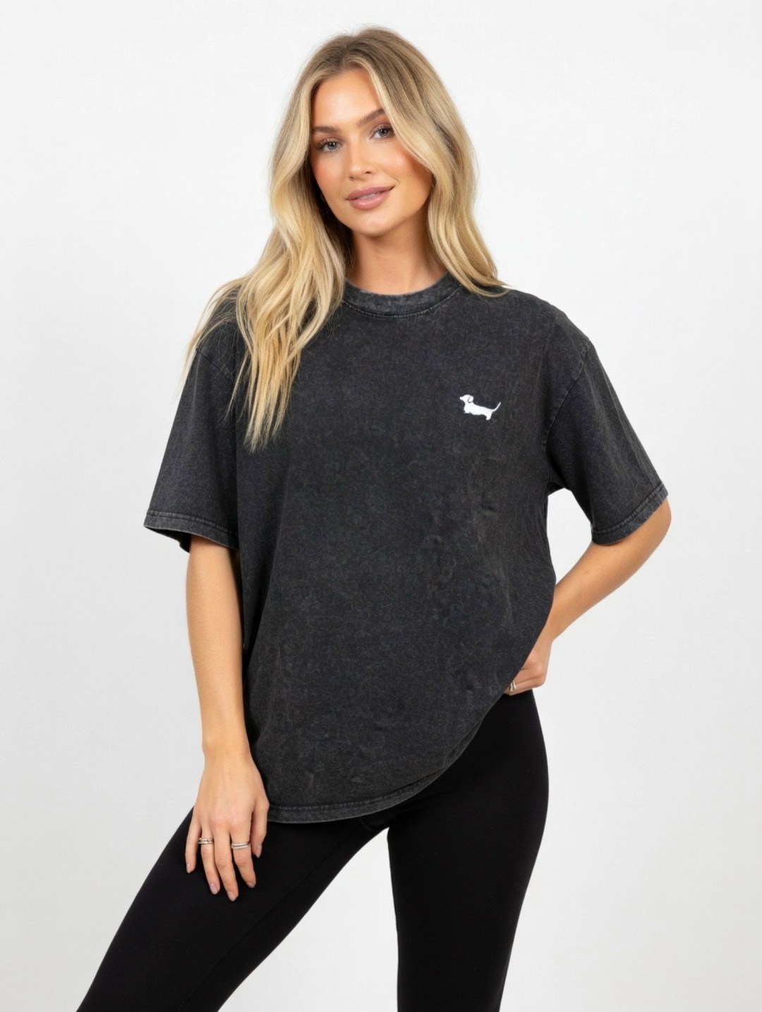 свитшот женская,футболка с эффектом варёнки в стиле оверсайз,футболка женская с эффектом варёнки в стиле оверсайз с маленькими сердечками,свитшот со стразами,женская кофта