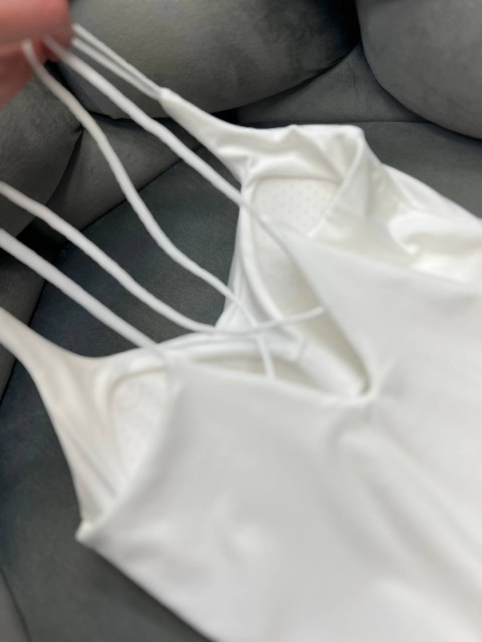 женская майка,майка на тонких бретельках женская,топ женский,майка на бретельках,белая женская майка