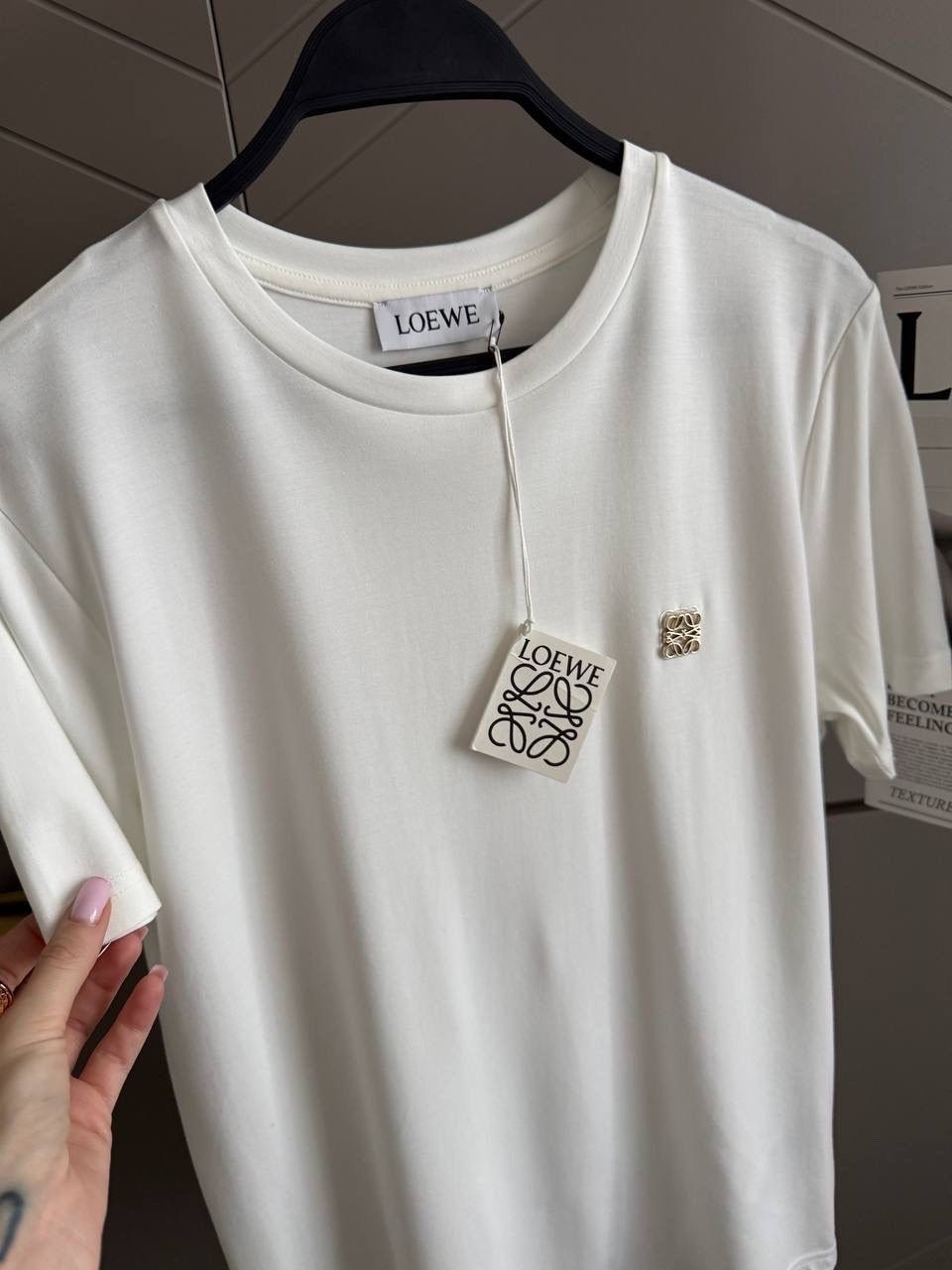 стильные костюмы,футболки женская,стильные модели,белая женская футболка,стильные футболки