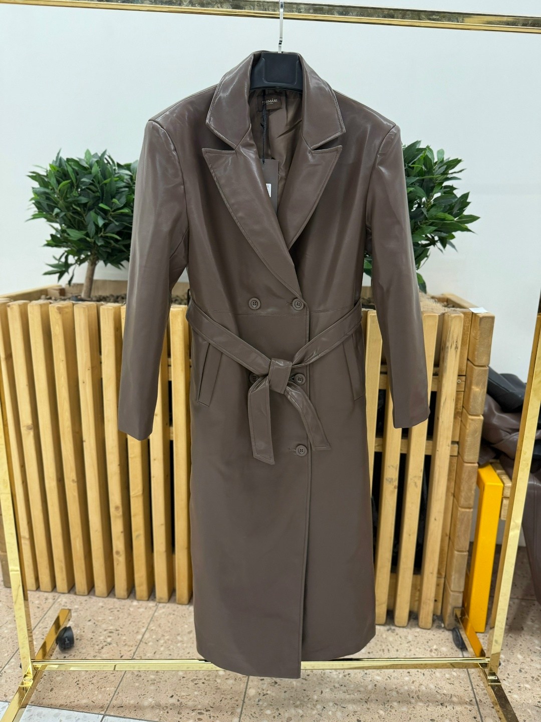 кожаный тренч,плащ тренч кожаный,плащ женский тренч кожаный тренч оверсайз,кожаный тренч saint laurent,кожаный тренч lichi