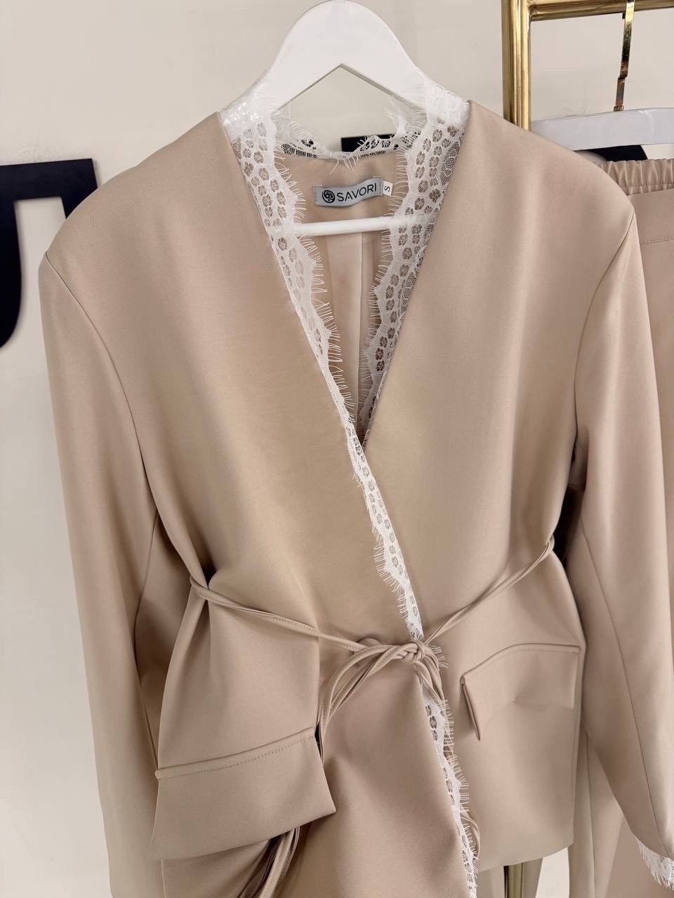 классический женский брючной костюм,брючный костюм женский,костюм женский,повседневный костюм,стильные женские костюмы