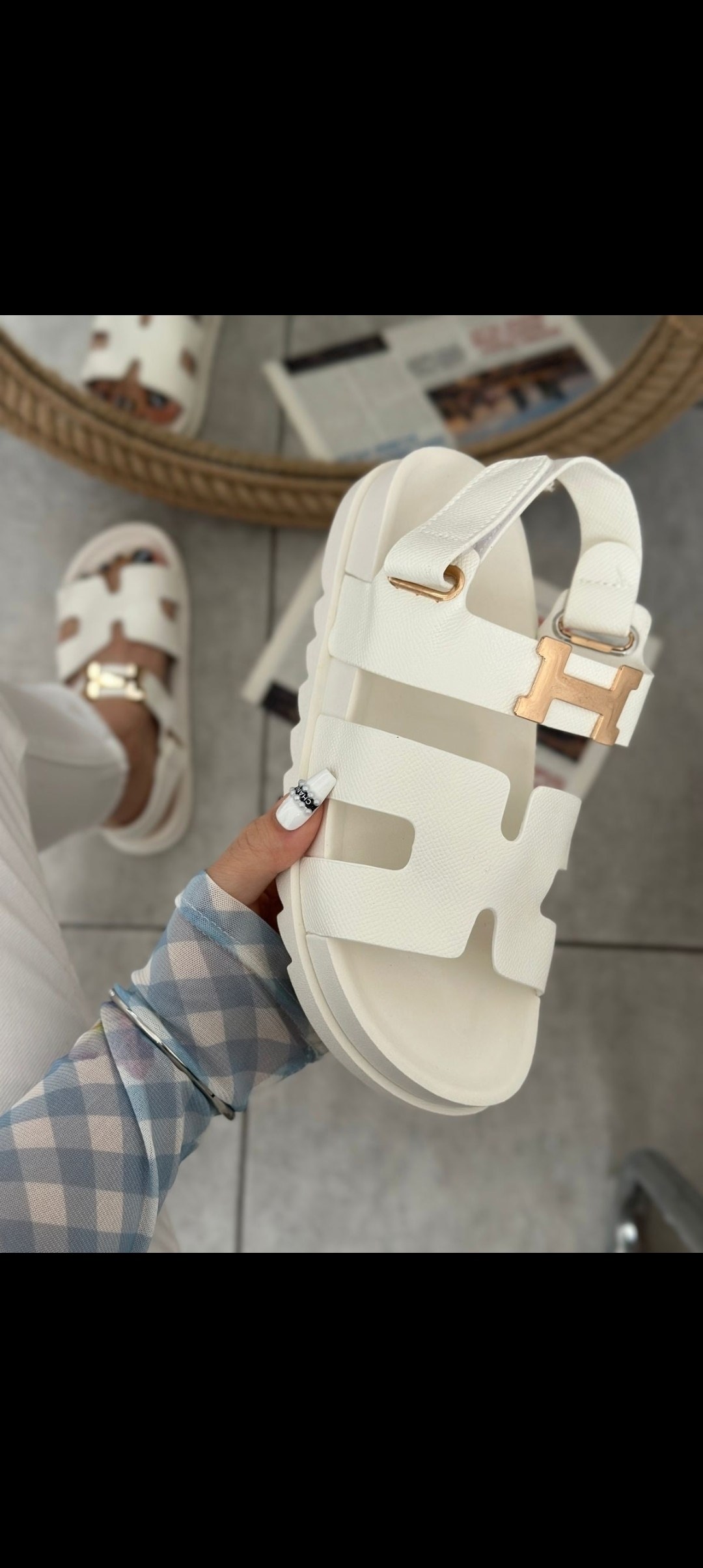 шлепанцы женские,модные шлепанцы,женские сандалии,,шлепки женские